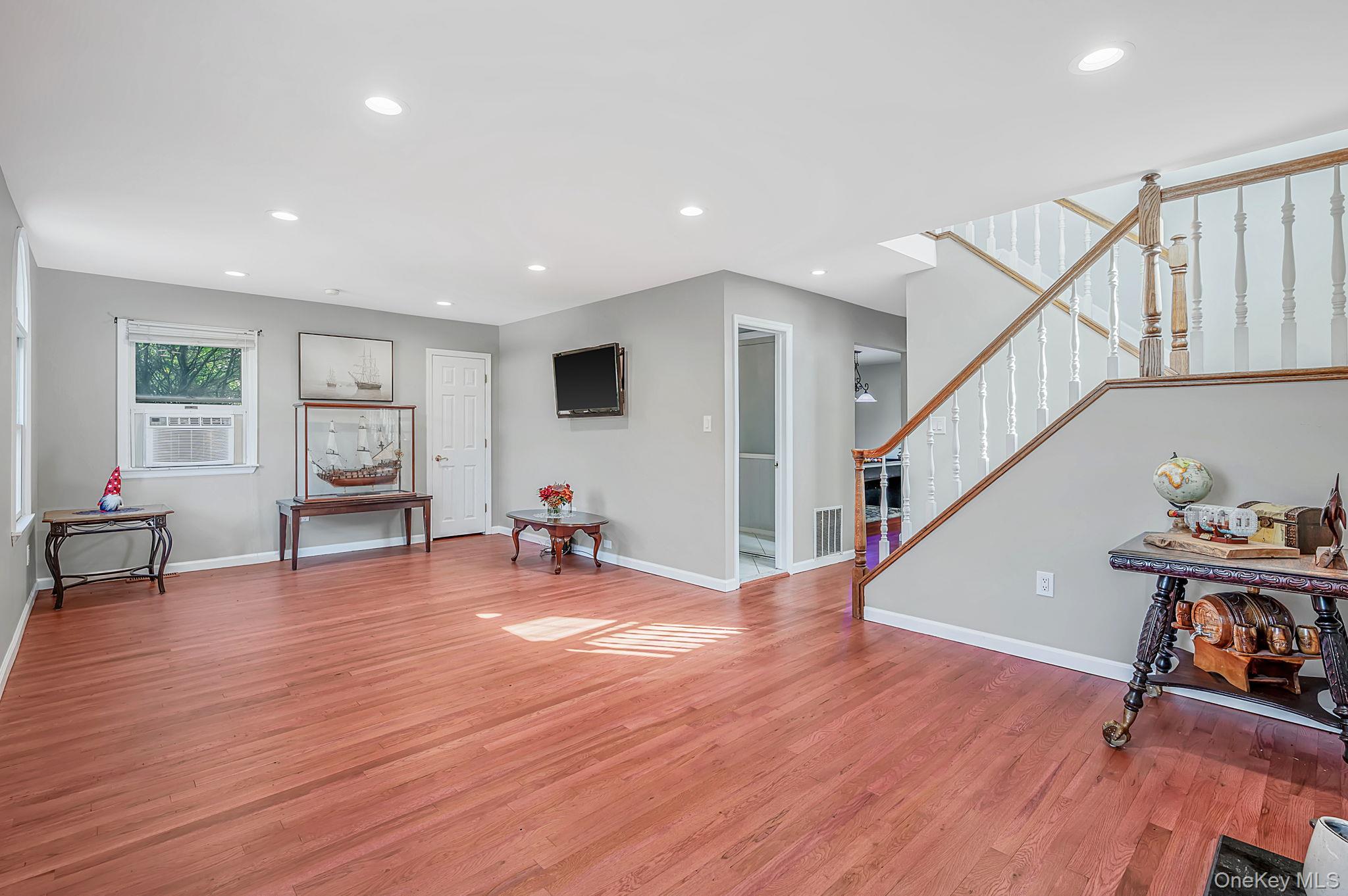 1400 Wave Avenue – For Sale photo 14
