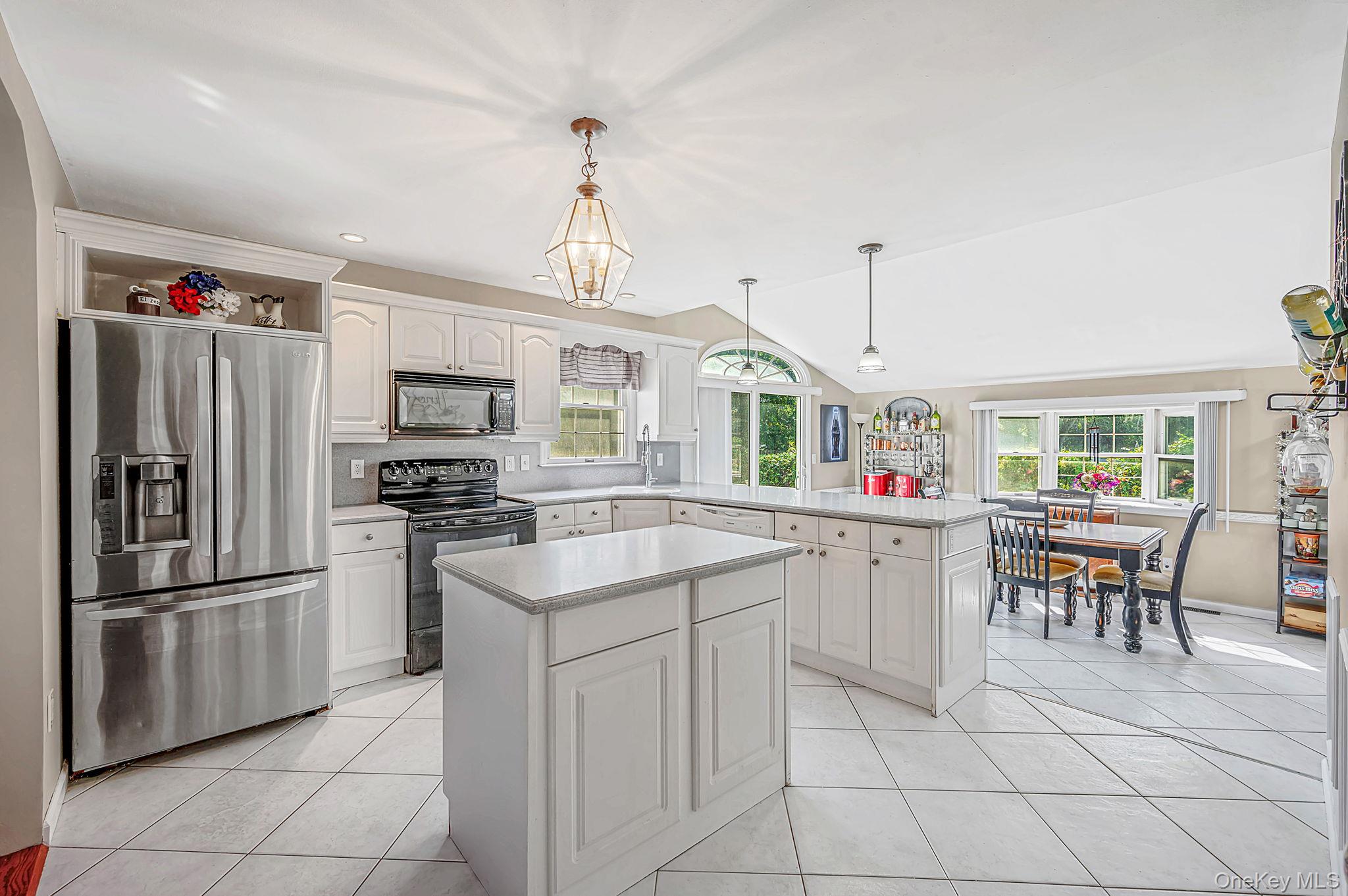 1400 Wave Avenue – For Sale photo 6