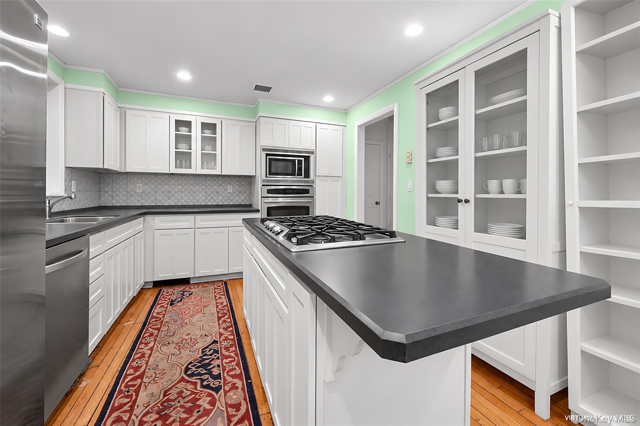 1121 North Street – For Sale photo 3