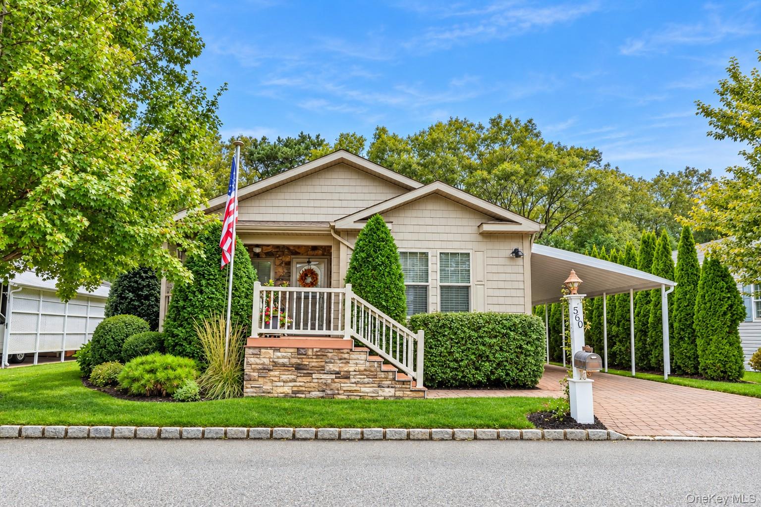 1661 Old Country Road, Unit 560