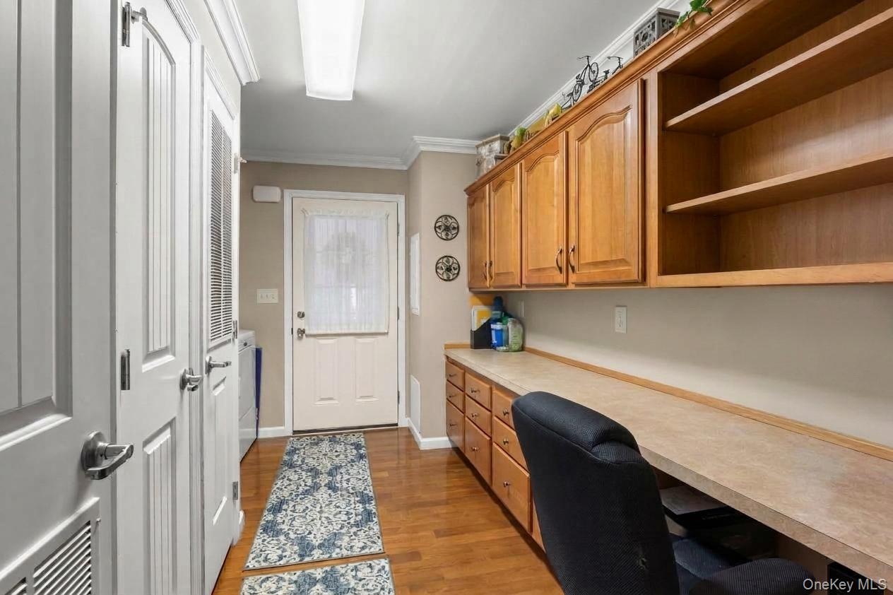 1661 Old Country Road, Unit 560 photo 29