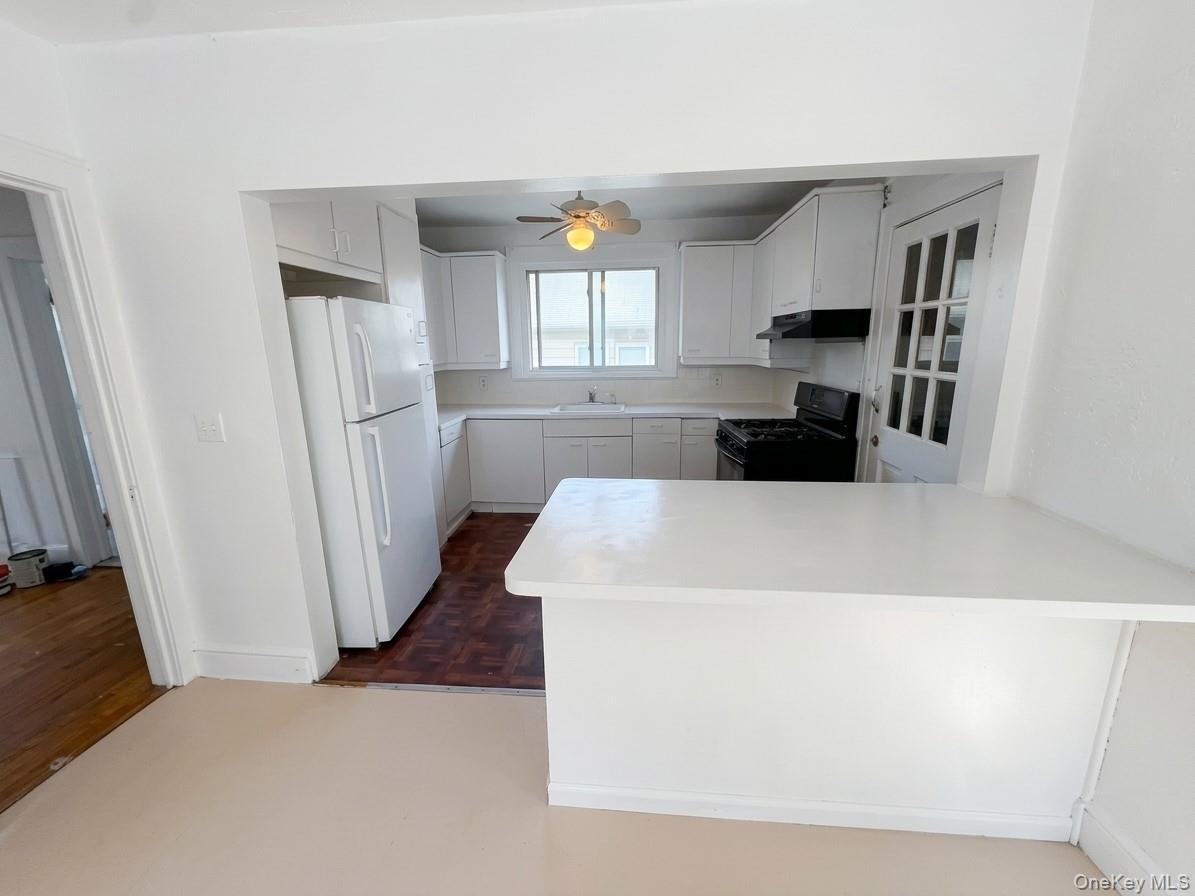 122 Greenvale Avenue, Unit Apt #2 photo 6