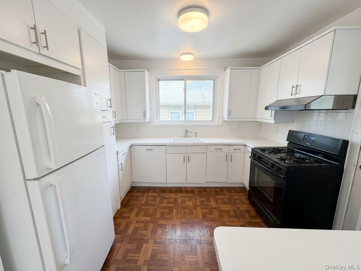 122 Greenvale Avenue, Unit Apt #2