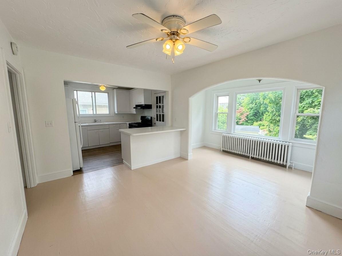 122 Greenvale Avenue, Unit Apt #2 photo 4