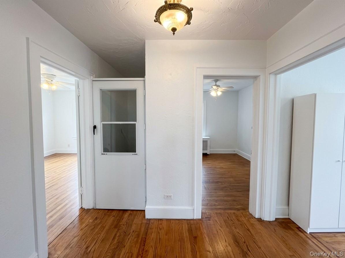 122 Greenvale Avenue, Unit Apt #2 photo 25