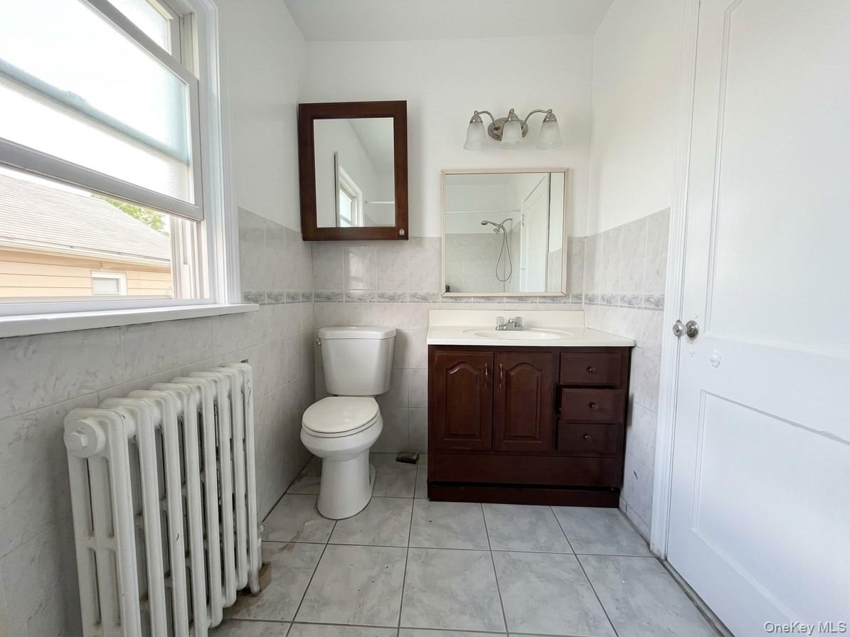 122 Greenvale Avenue, Unit Apt #2 photo 12