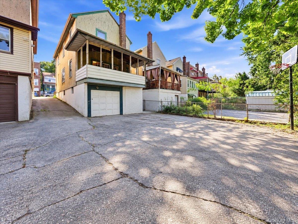 2727 Morgan Avenue – For Sale photo 3