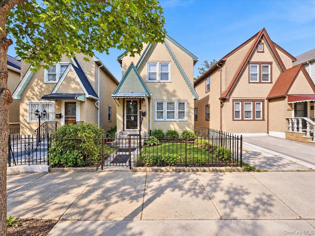 2727 Morgan Avenue – For Sale