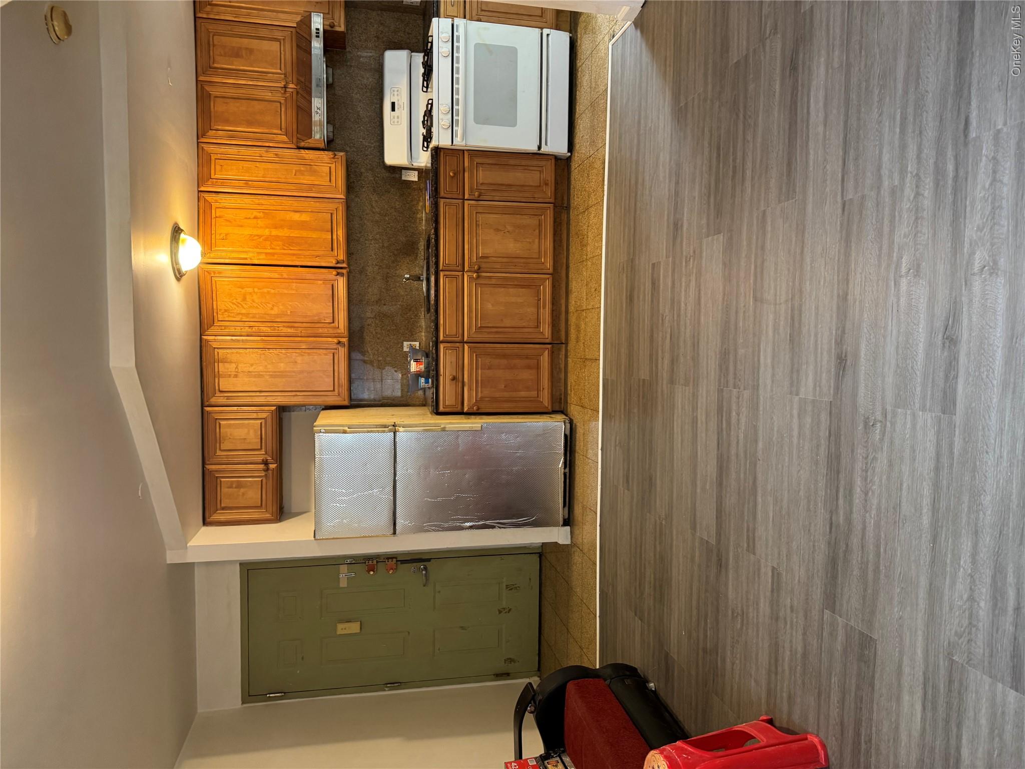 13237 Pople Avenue, Unit 1A photo 5