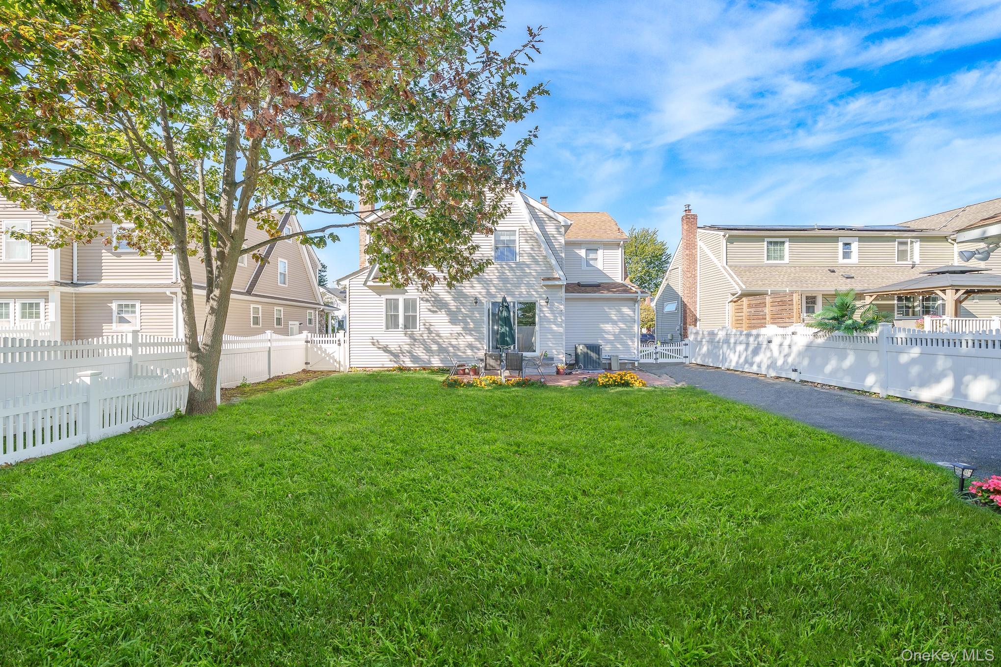 209 Claxton Avenue – For Sale photo 19