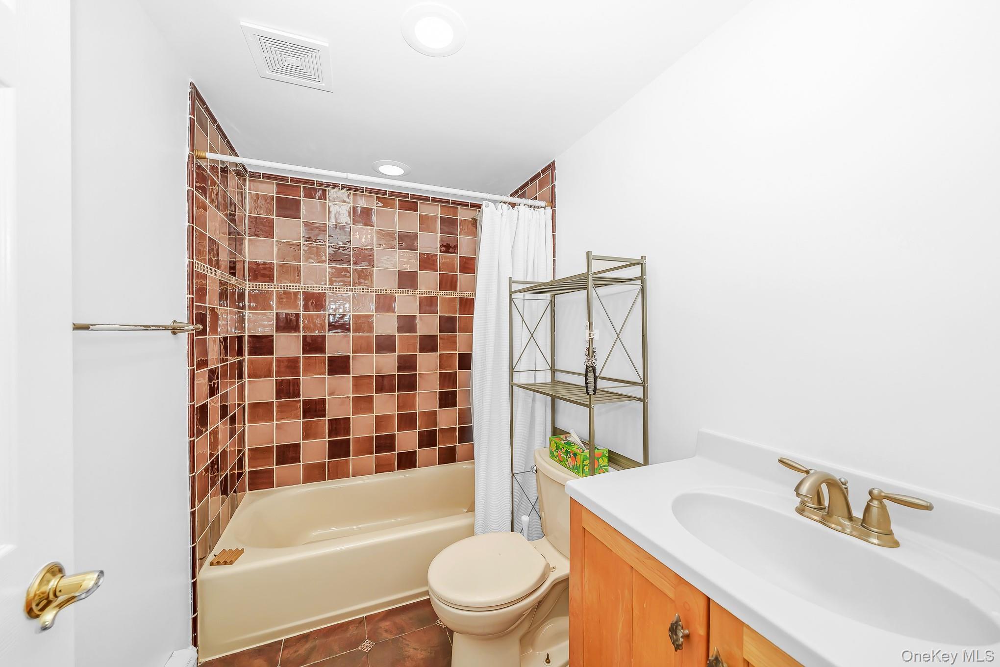 209 Claxton Avenue – For Sale photo 15
