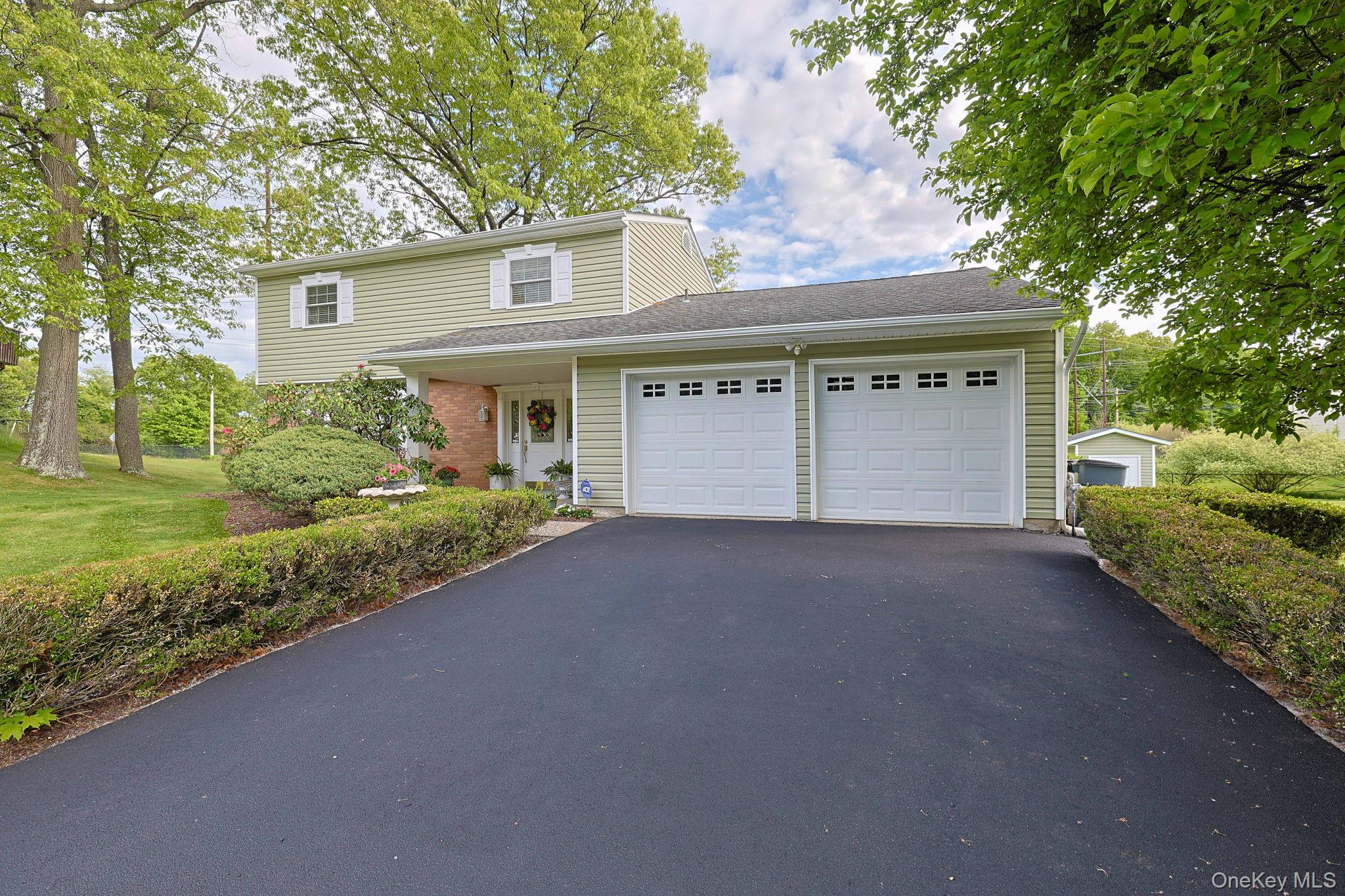 7 San Giacomo Drive – For Sale photo 2