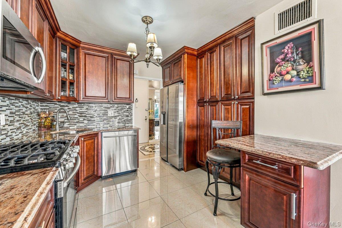 166-25 Powells Cove Boulevard, Unit 4L photo 22