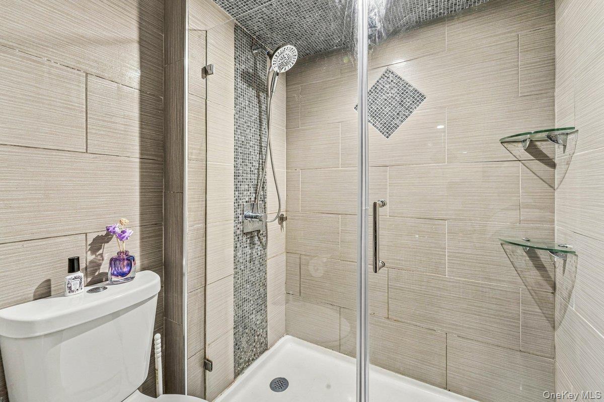 166-25 Powells Cove Boulevard, Unit 4L photo 17