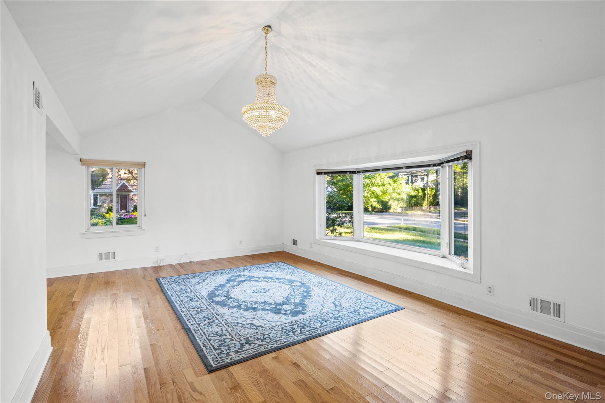 21 Oxford Boulevard – For Sale photo 4