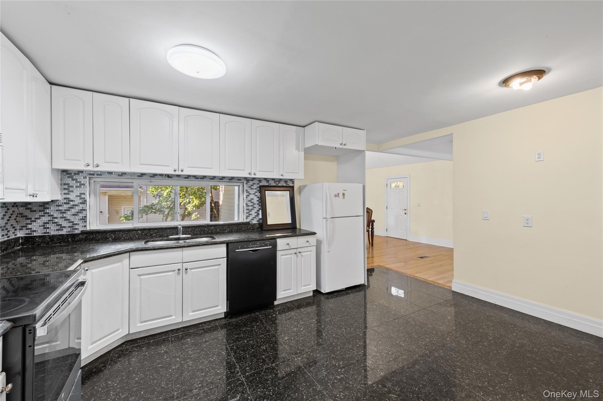 21 Oxford Boulevard – For Sale photo 12