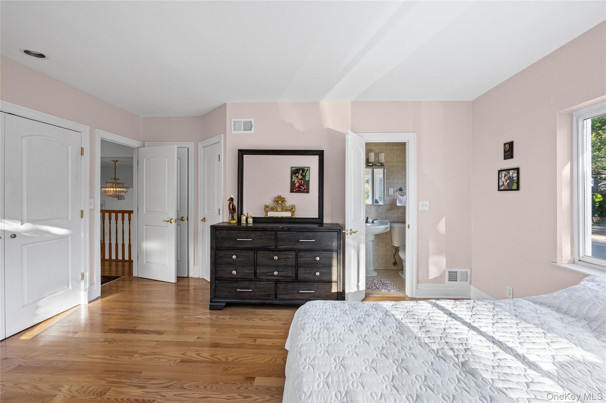 21 Oxford Boulevard – For Sale photo 13