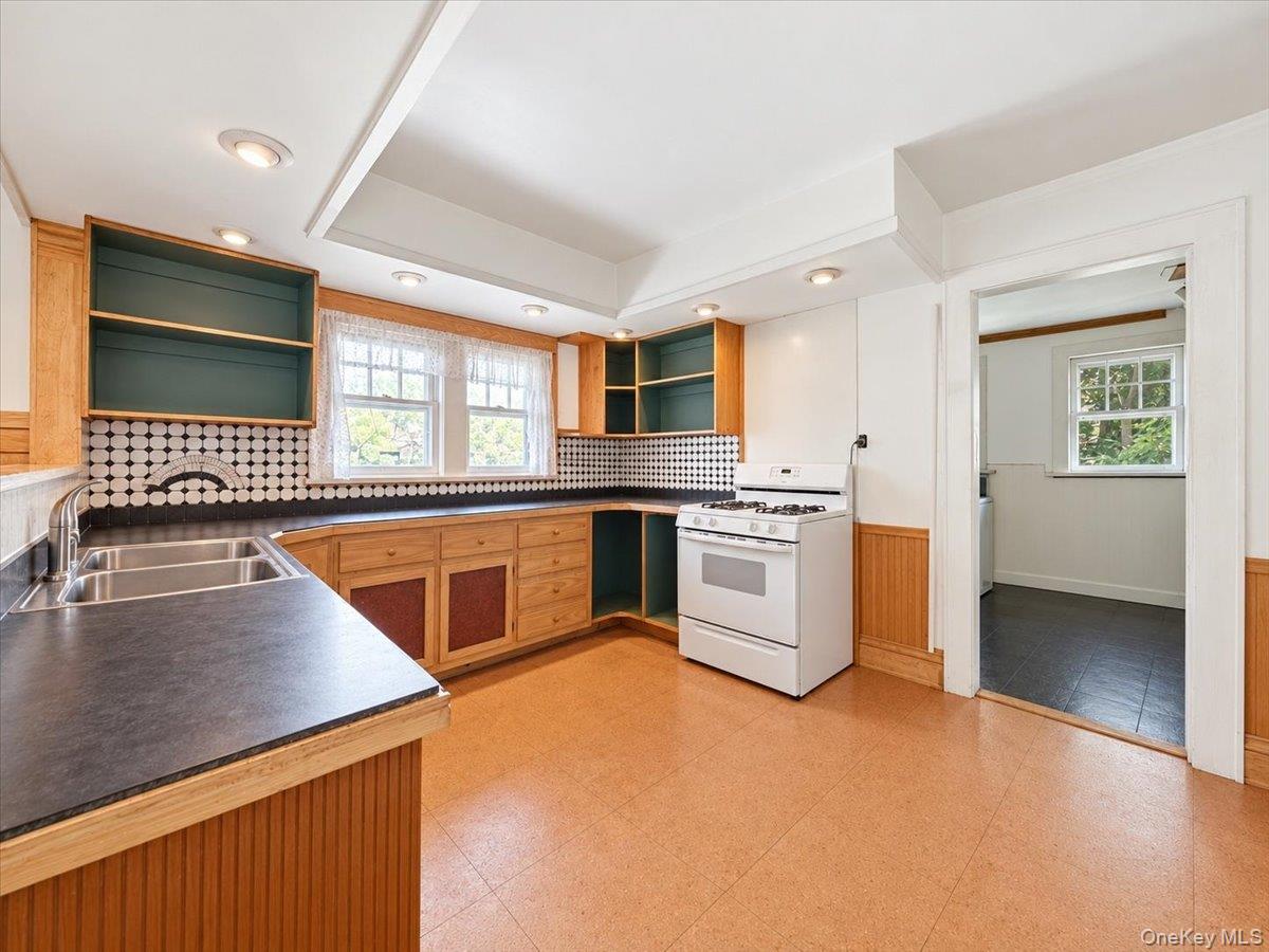 21 Sherman Avenue – For Sale photo 7