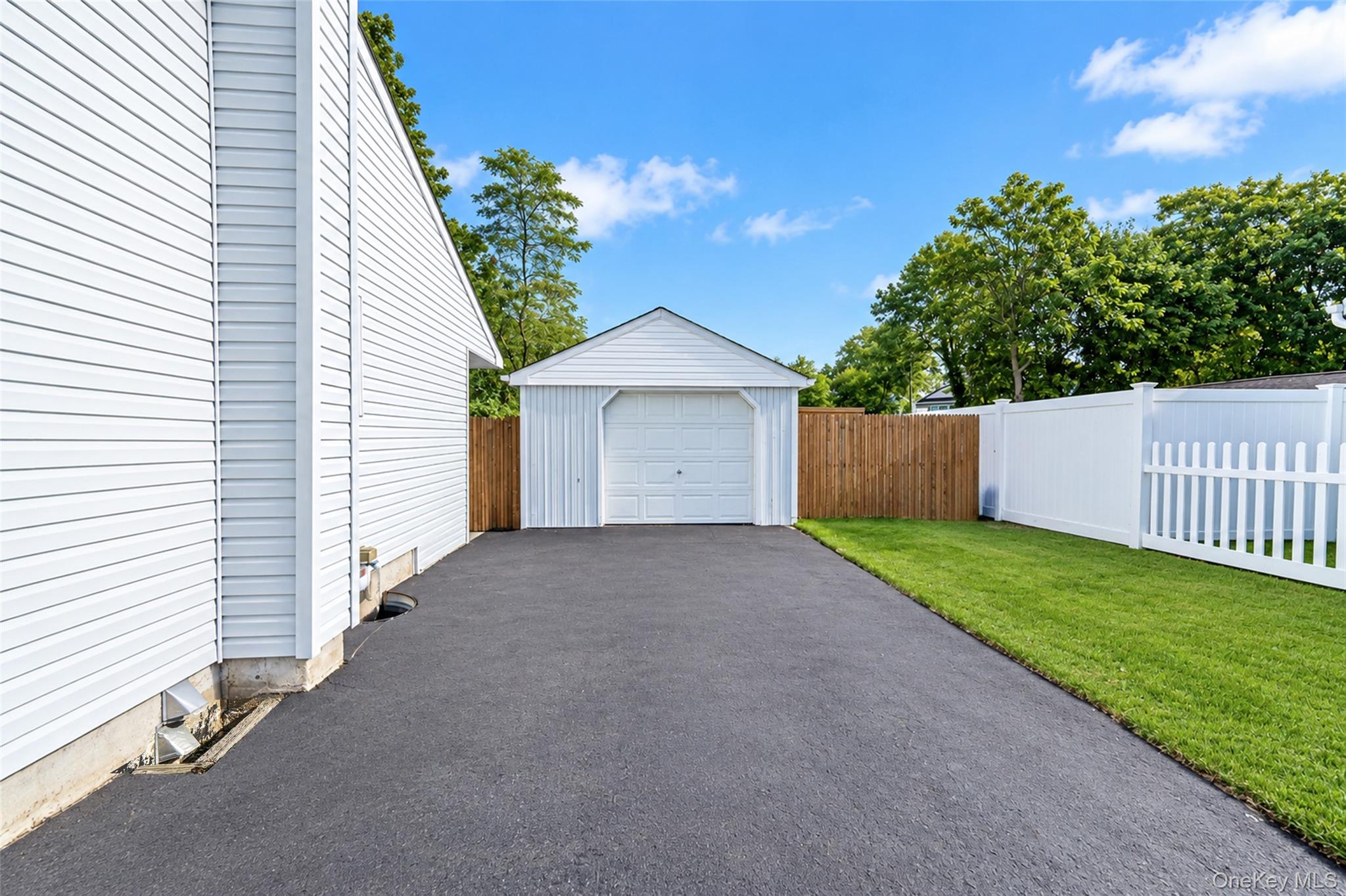 99 Cherubina Lane – For Sale photo 4