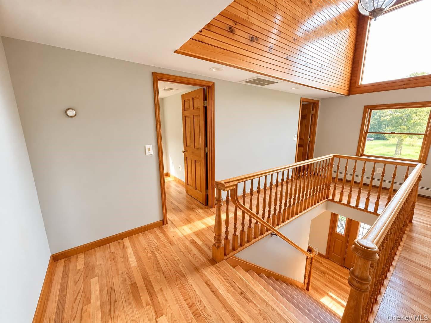 92 Crum Elbow Road – For Rent photo 14