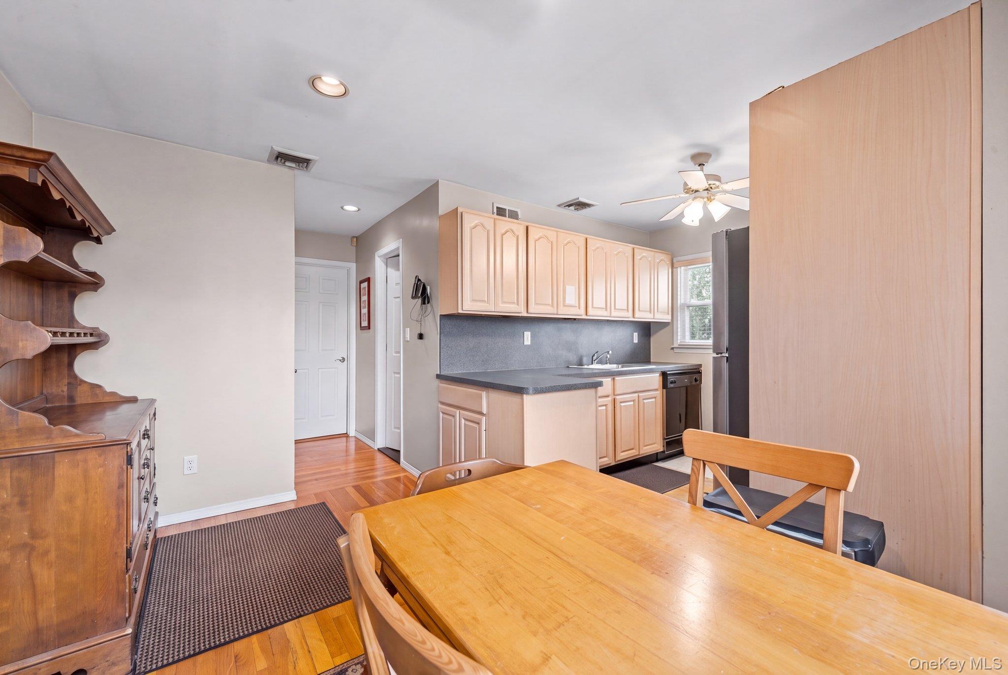 3866 Drake Street – For Sale photo 26