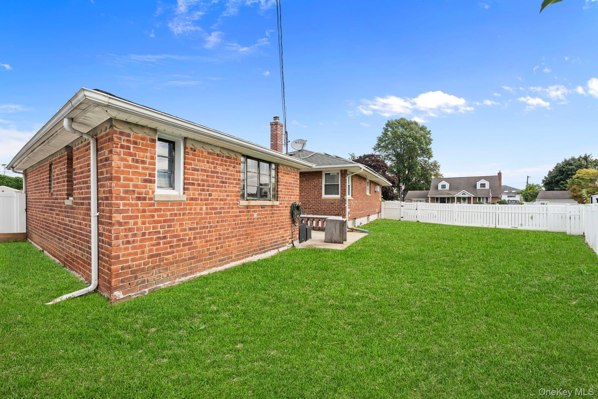 3866 Drake Street – For Sale photo 6