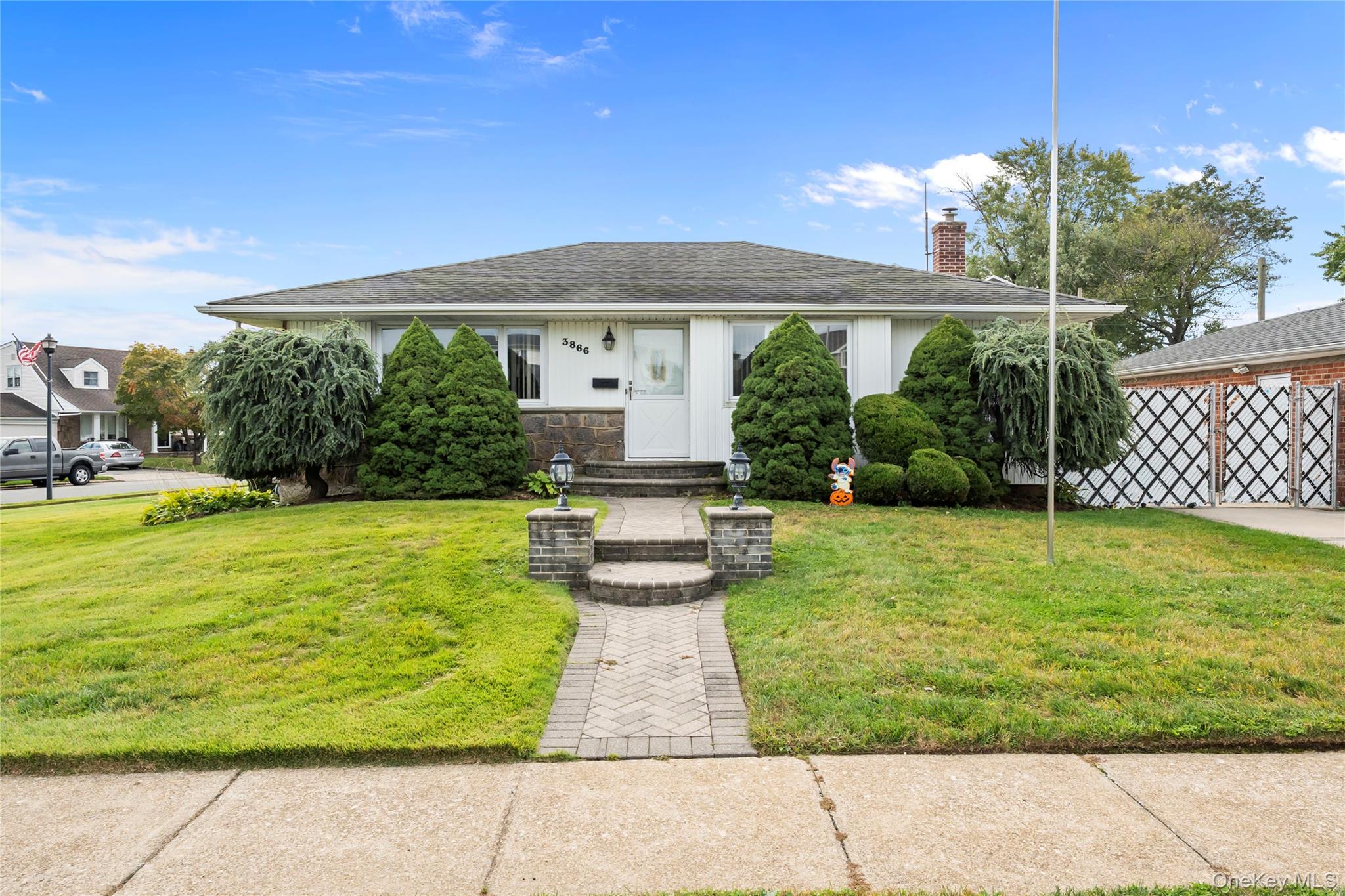 3866 Drake Street – For Sale