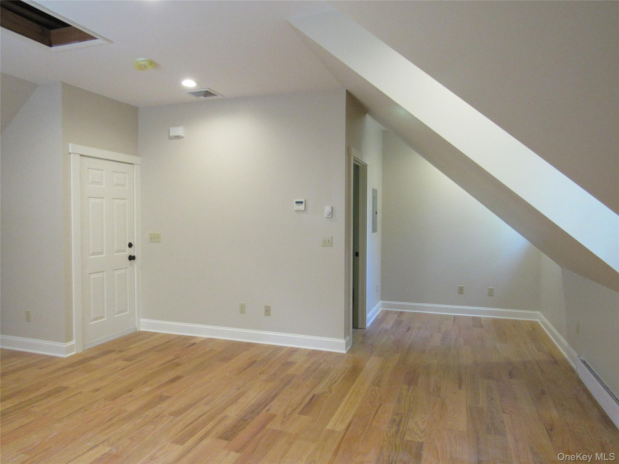 193 Stony Bar Road, Unit Apt 1 photo 4