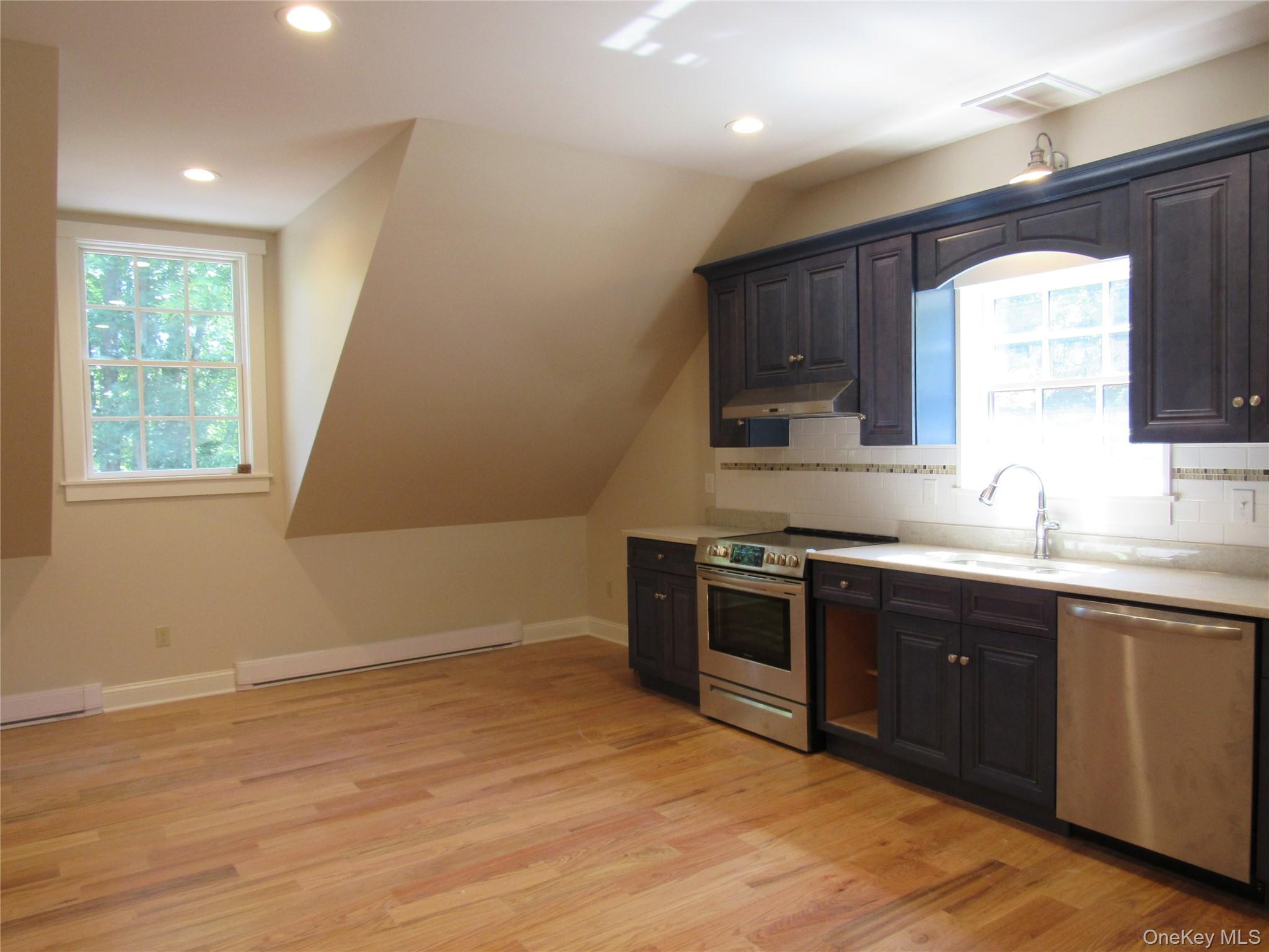 193 Stony Bar Road, Unit Apt 1 photo 6
