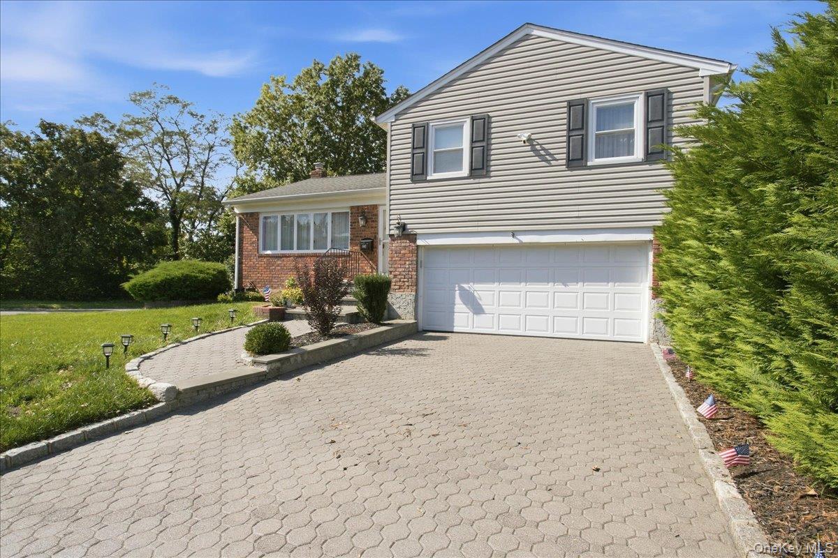 840 Carolyn Court – For Sale photo 3
