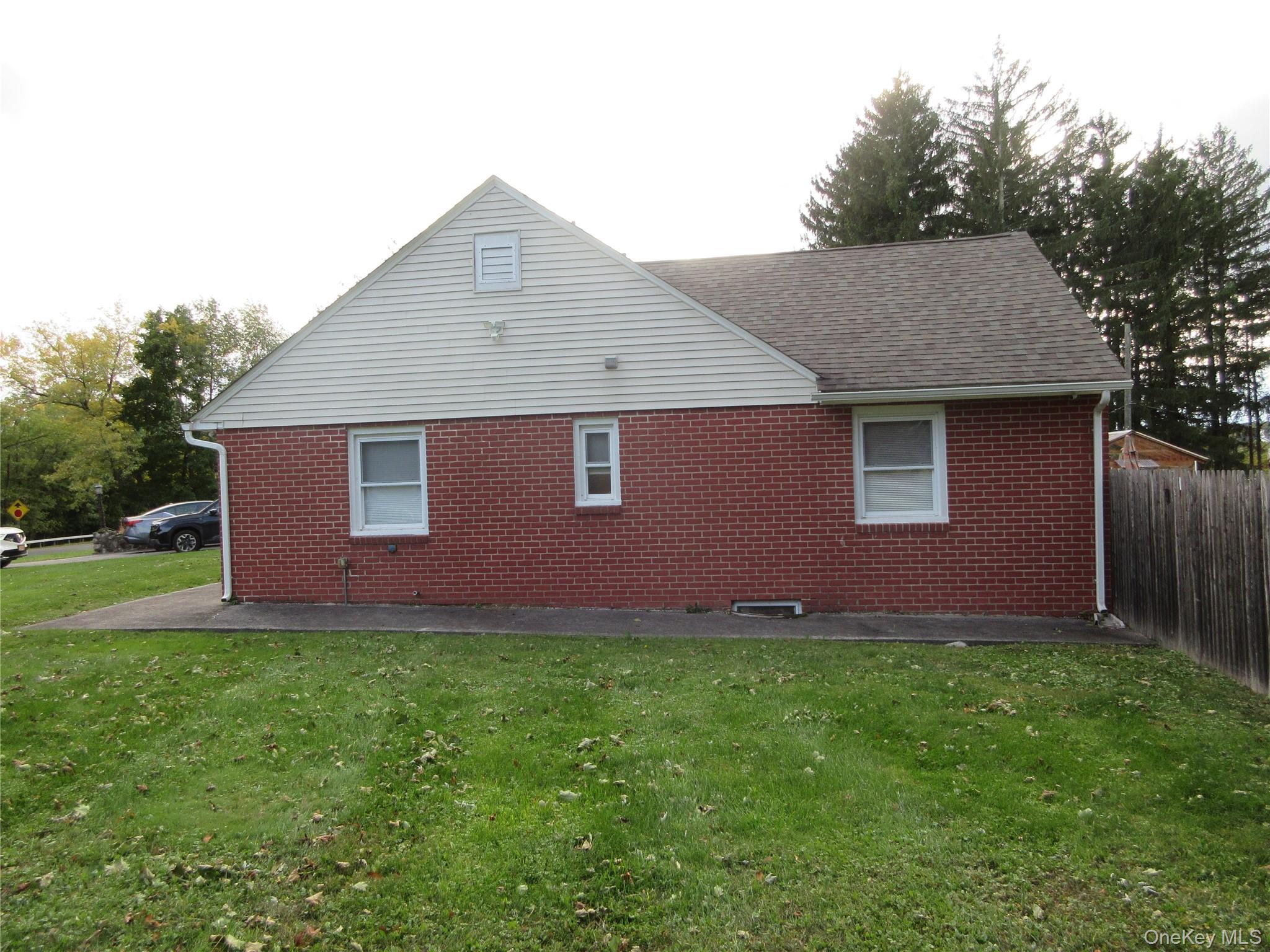 51 Overhill Road – For Sale photo 4