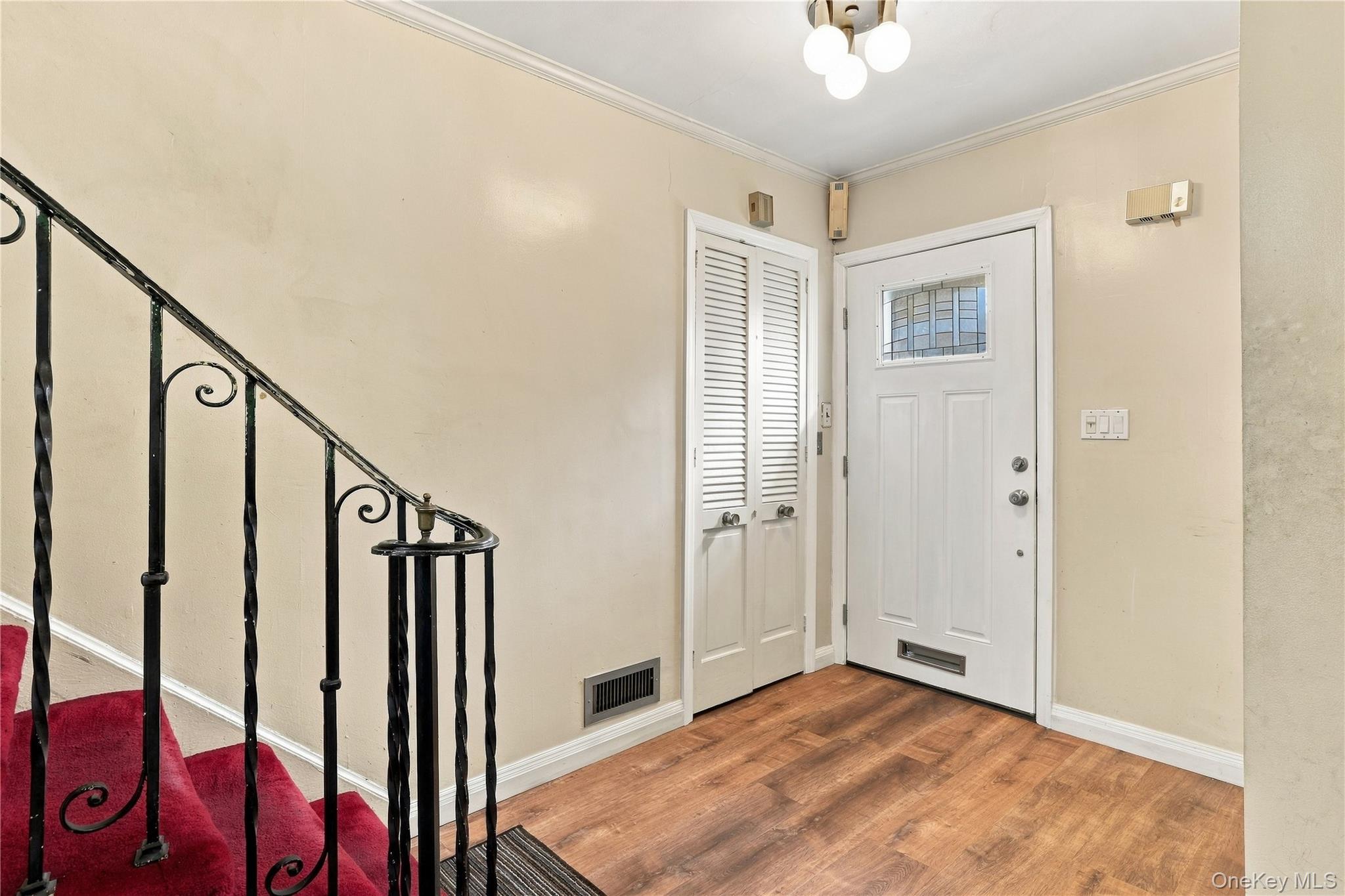 201 Hempstead Avenue – For Sale photo 4