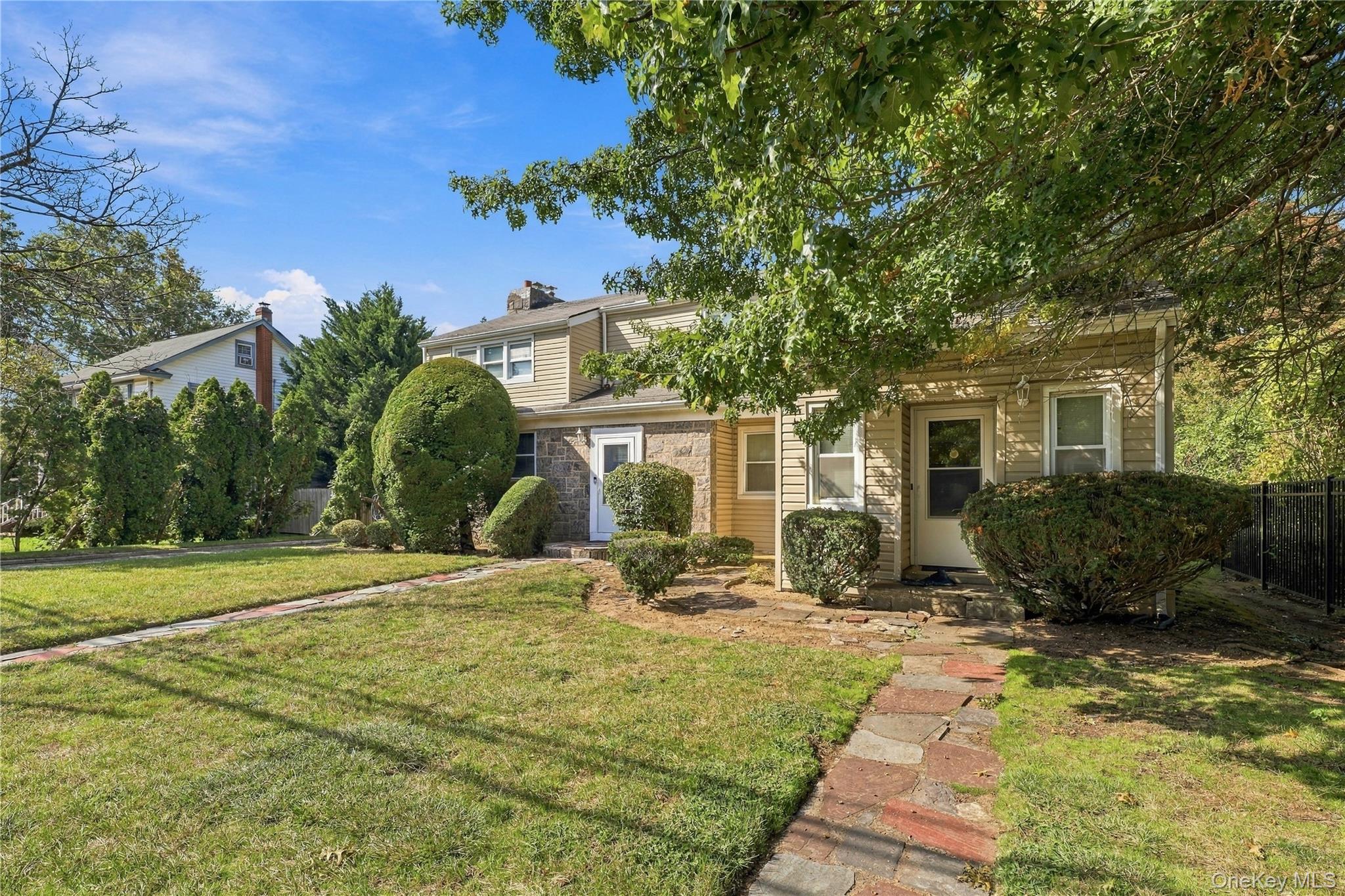 201 Hempstead Avenue – For Sale photo 3