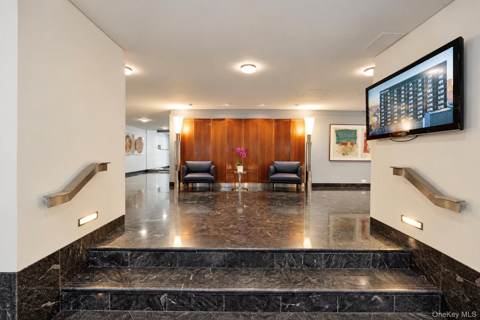 392 Central Park W, Unit 2R photo 2
