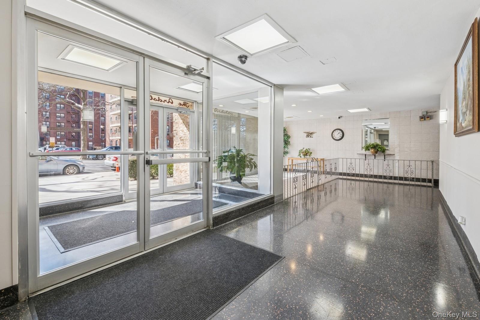 153-25 88th Street, Unit 5L photo 3