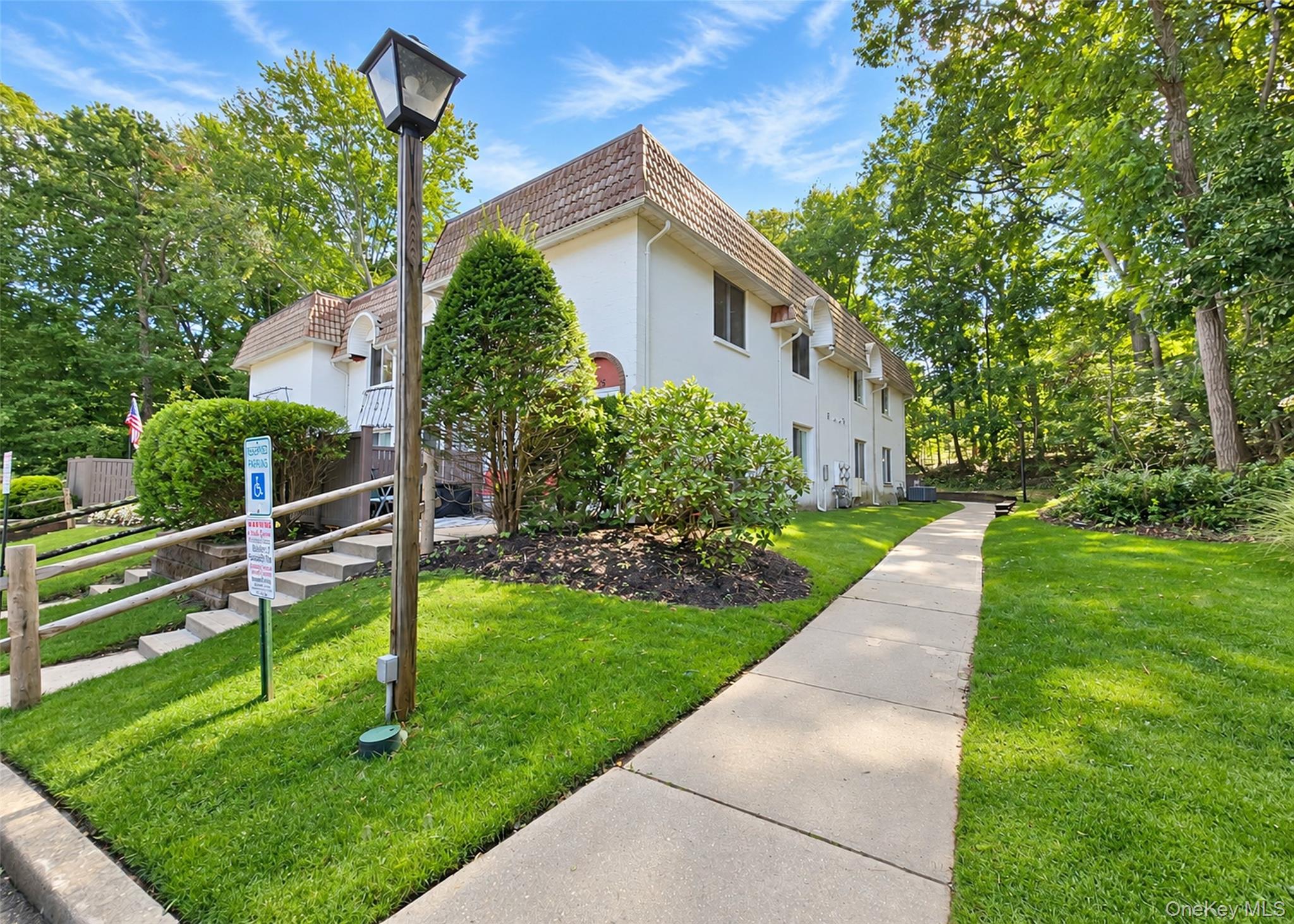 305 Brettonwoods Drive – For Sale photo 3