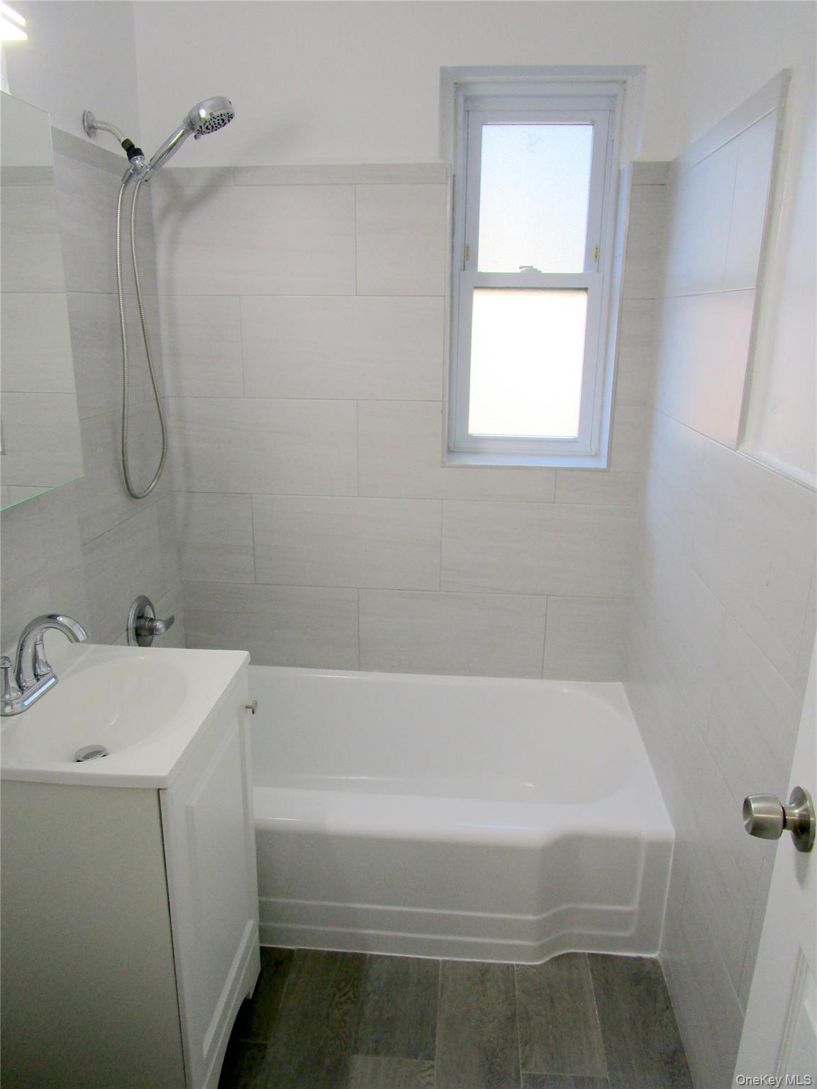 585 Mclean Avenue, Unit 2A photo 22