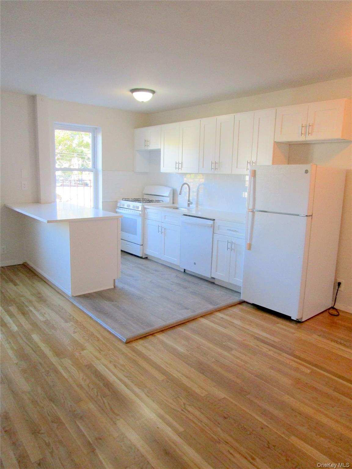 585 Mclean Avenue, Unit 2A photo 8
