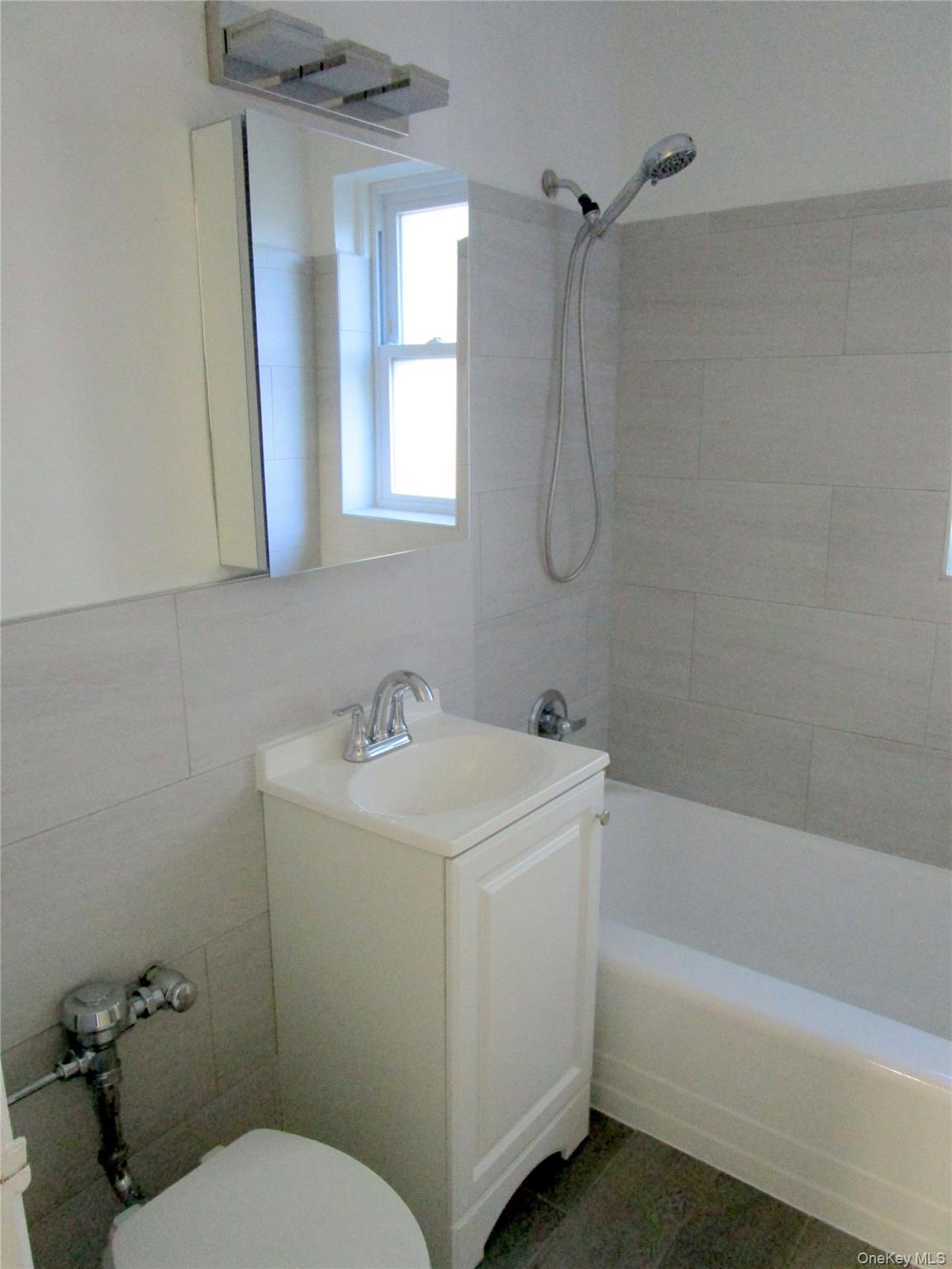 585 Mclean Avenue, Unit 2A photo 23