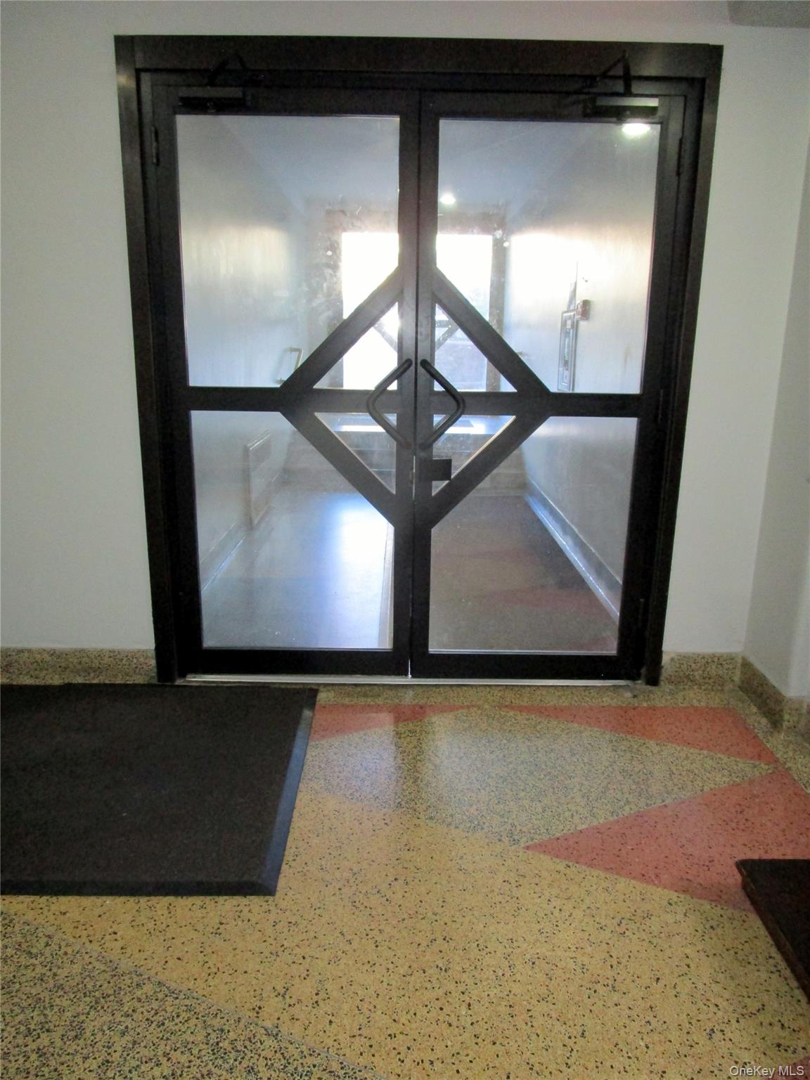 585 Mclean Avenue, Unit 2A photo 28