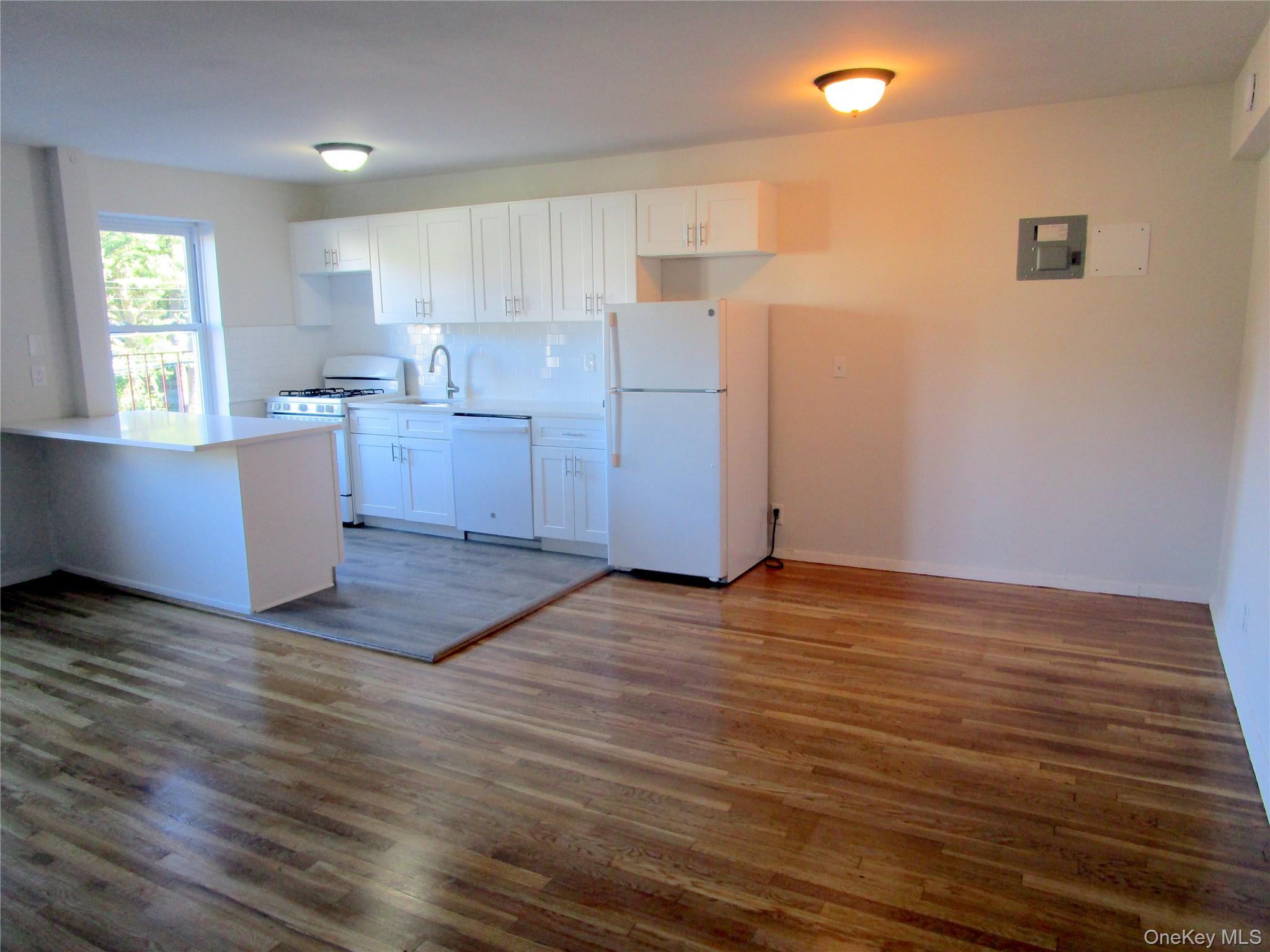 585 Mclean Avenue, Unit 2A photo 11