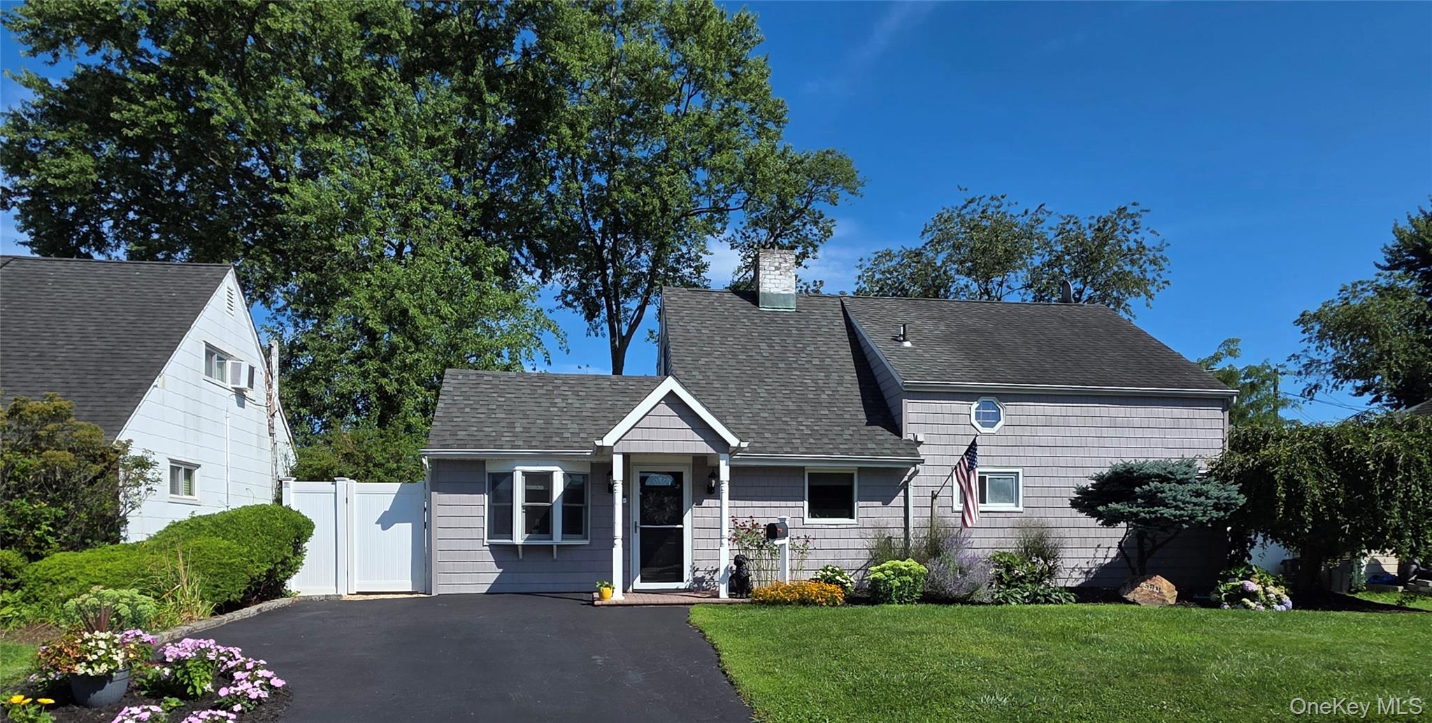 140 Springtime Lane W – For Sale photo 2