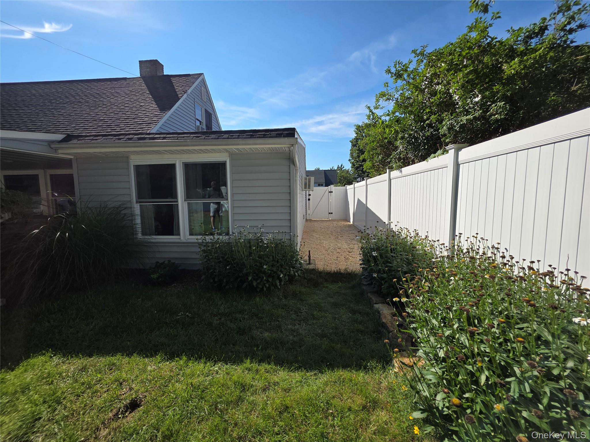 140 Springtime Lane W – For Sale photo 25