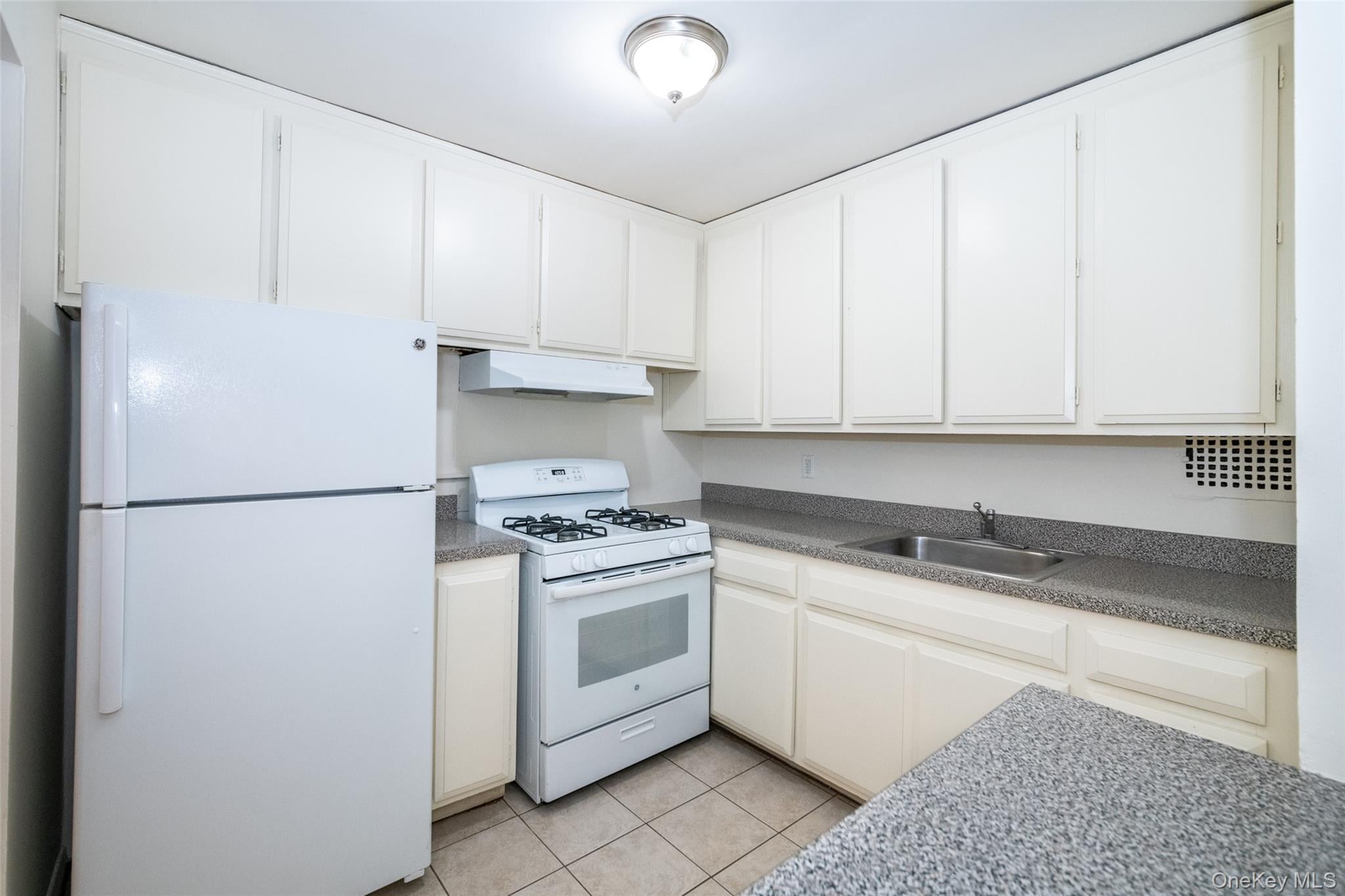15 Lake Street, Unit 4-C photo 11