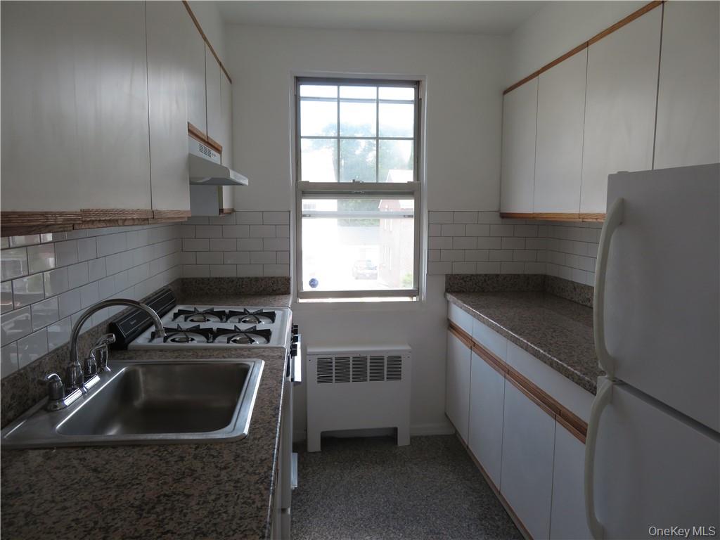 101 Carpenter Avenue, Unit E2 photo 6