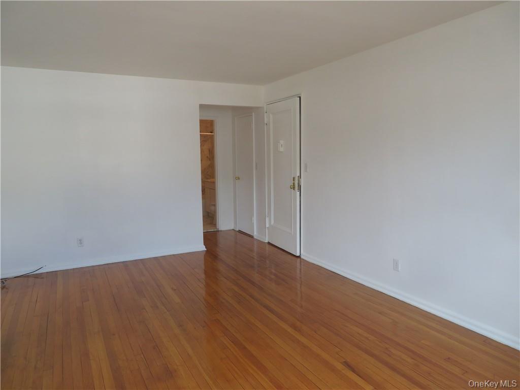 101 Carpenter Avenue, Unit E2 photo 9