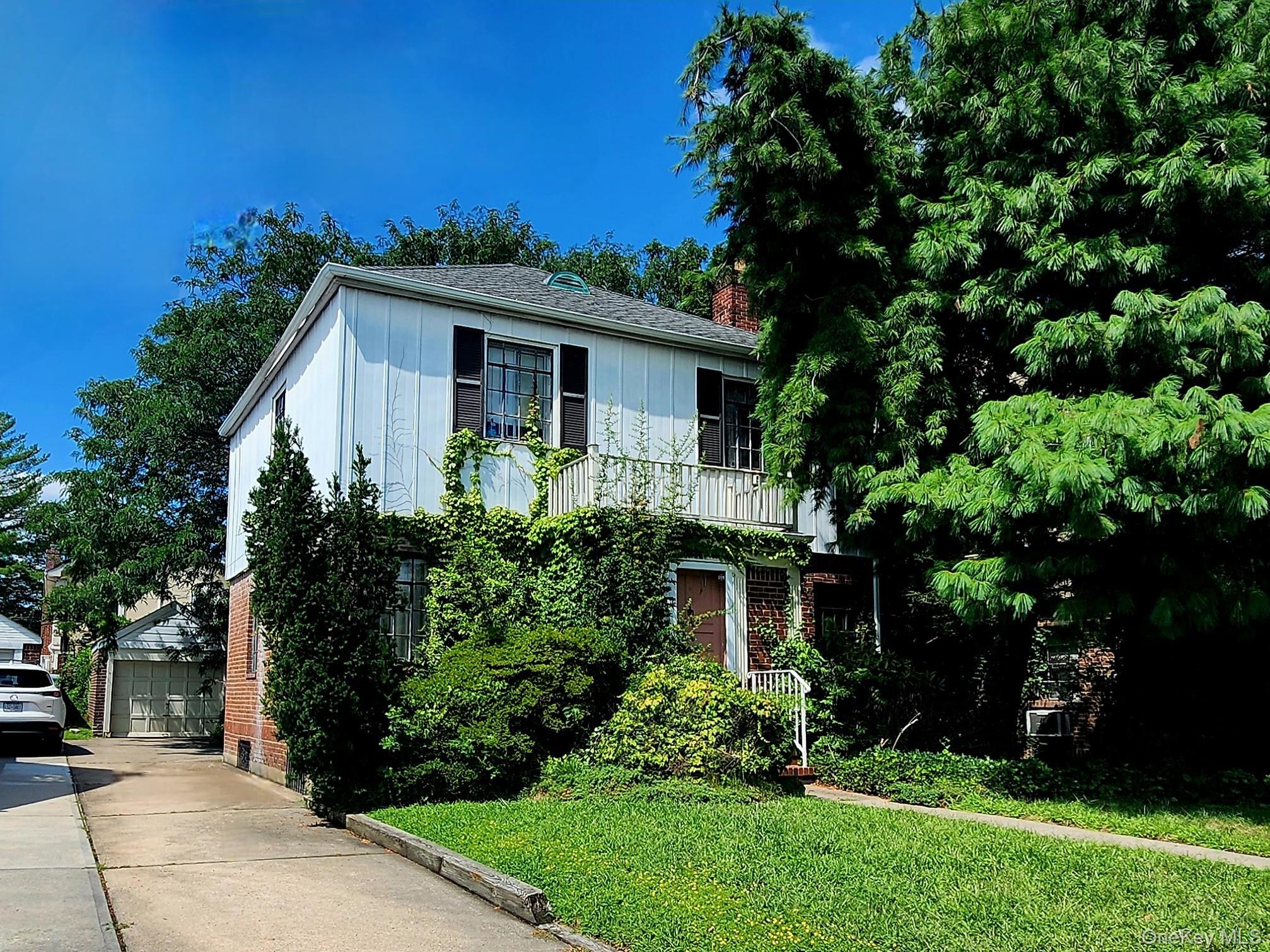7516 175th Street – For Sale