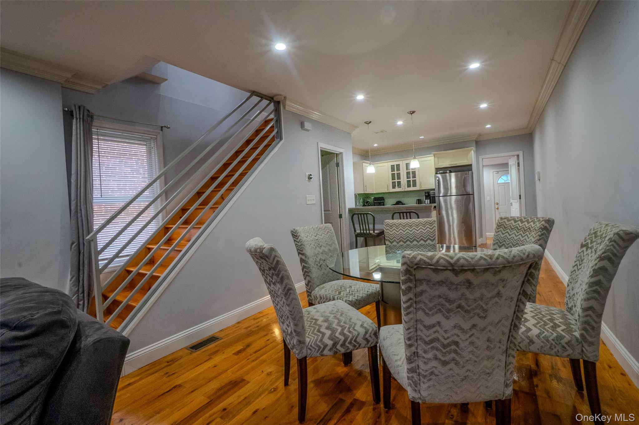 749 Vincent Avenue – For Sale photo 2