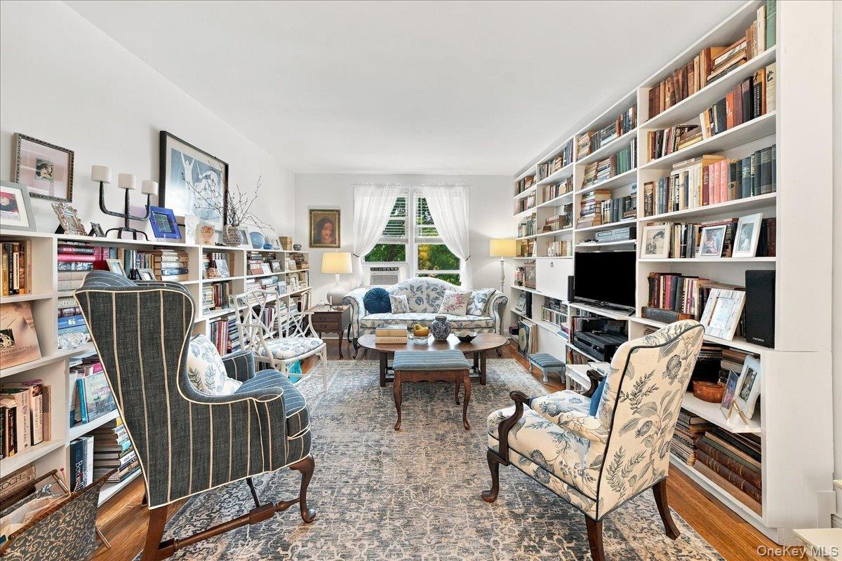 5621 Netherland Avenue, Unit 3D