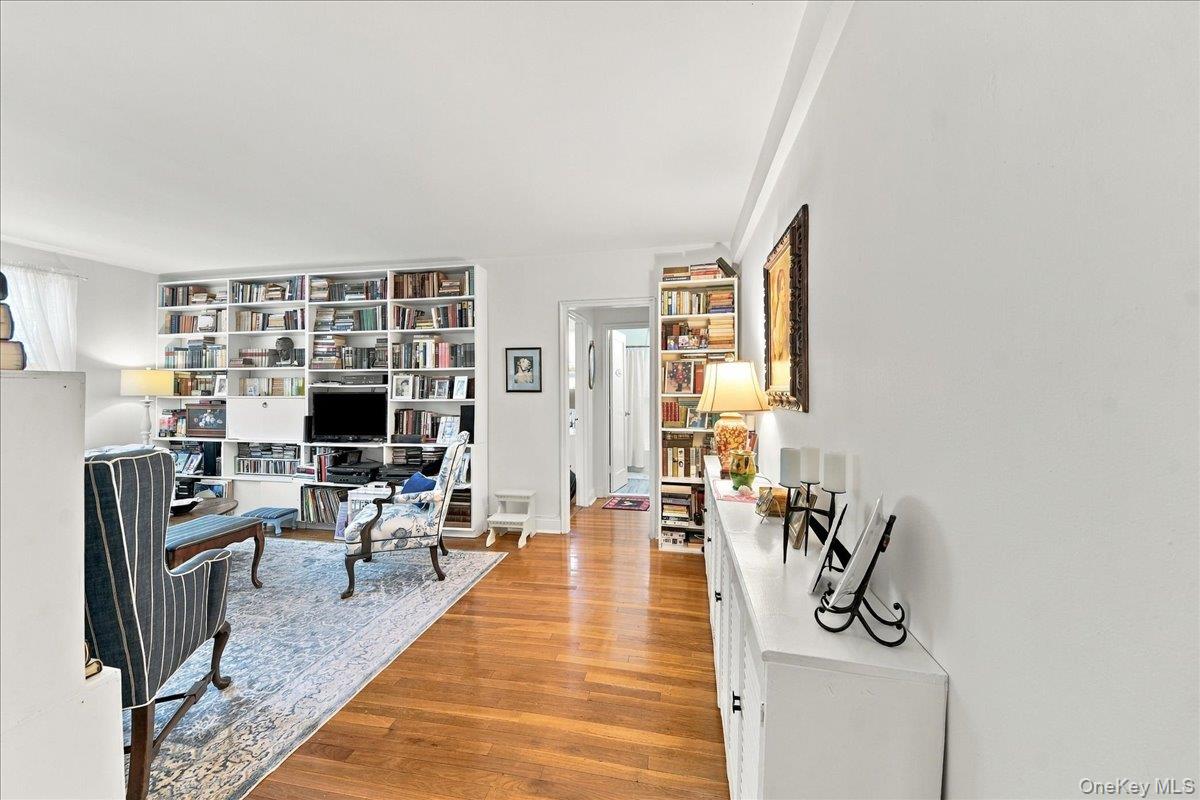 5621 Netherland Avenue, Unit 3D photo 4